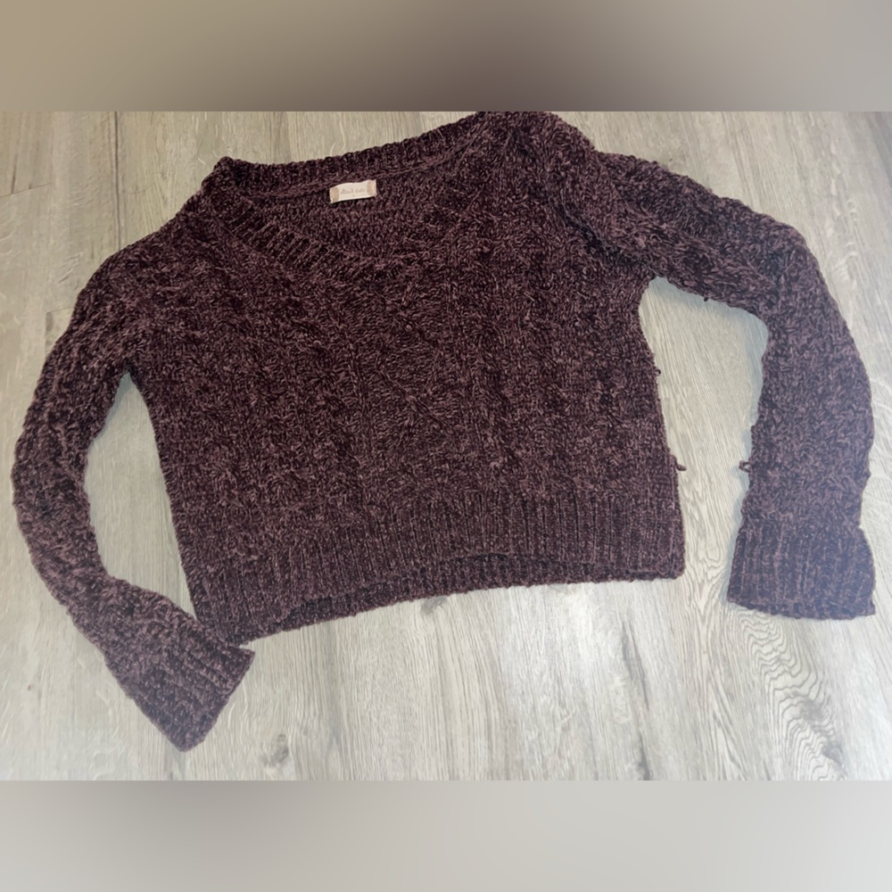 Small Altar’s State Sweater - Picture 4 of 6